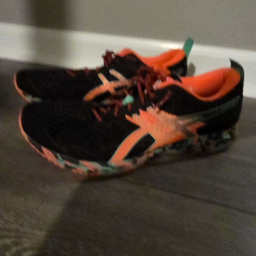 FLASH SALE- Men's ASICS Gel-Noosa Tri 12 Black and Neon Running Shoes - Picture 8 of 9